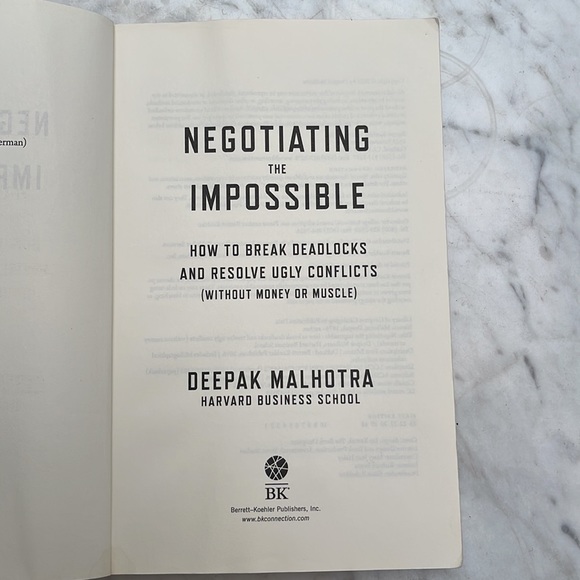 Book “ Nogotiating the impossible” - Picture 3 of 11